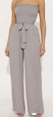 NWT Graffiti Vineyard Vibes Strapless Smocked Jumpsuit Gray Small Belted